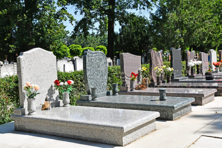 Création de monuments funéraires et cinéraires